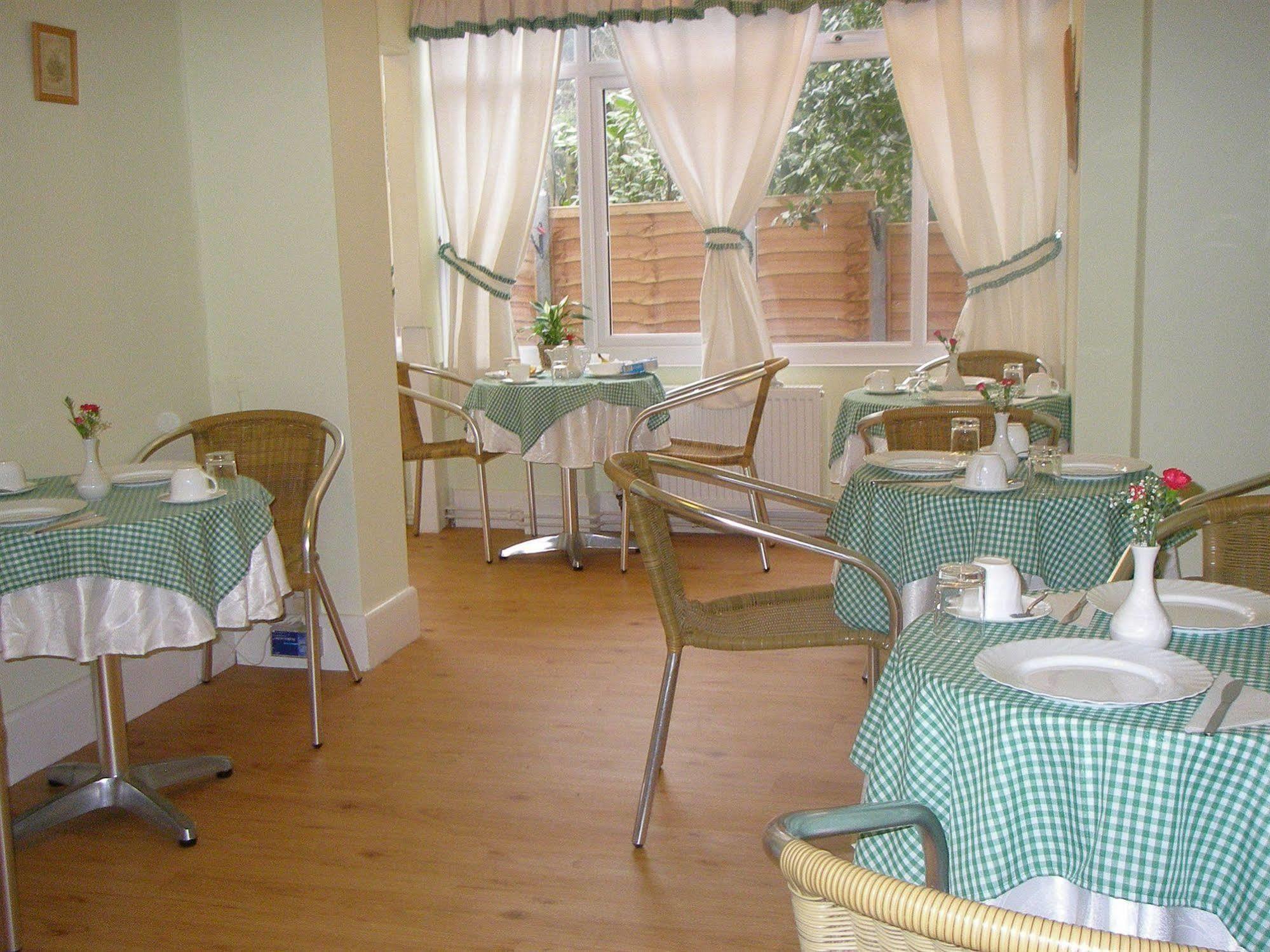 Ingledene Guest House Борнмут Экстерьер фото
